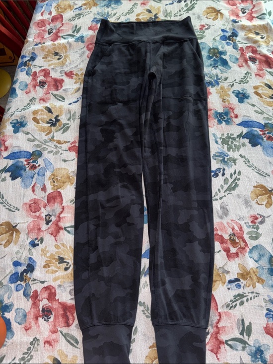 lululemon athletica Pants - Lululemon Align Jogger 28"
Incognito Camo Multi Grey